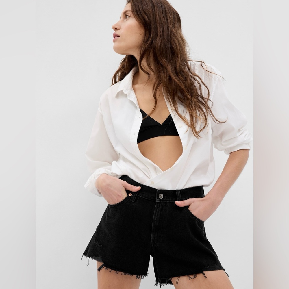 GAP 4” Low Rise Denim Shorts - NWT